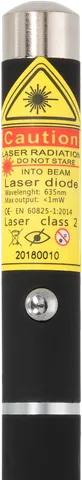 Roter Laserpointer Stift M1 – Nahaufnahme des Warnetiketts mit der Laserklasse